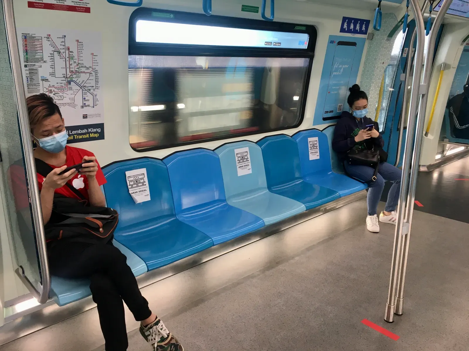 Third-Person Self-Talk Creates Emotional Distance (Image Credits: Wikimedia)