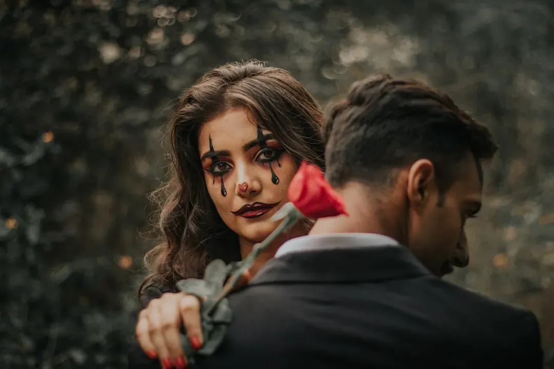 10. Romanticizing Pain and Staying in Toxic Situations (Image Credits: Unsplash)