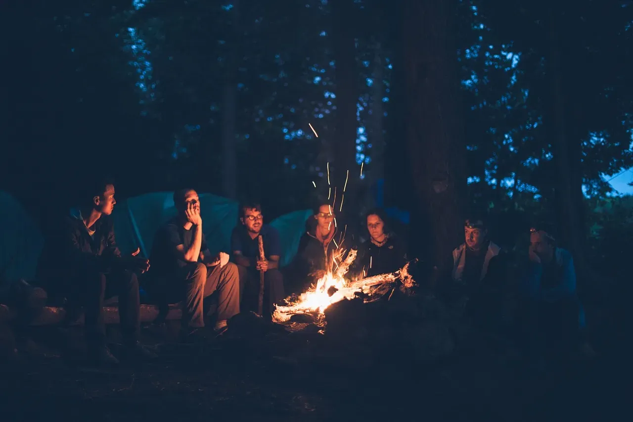 5. Watching Fire Sparks Creativity And Storytelling (Image Credits: Pixabay)