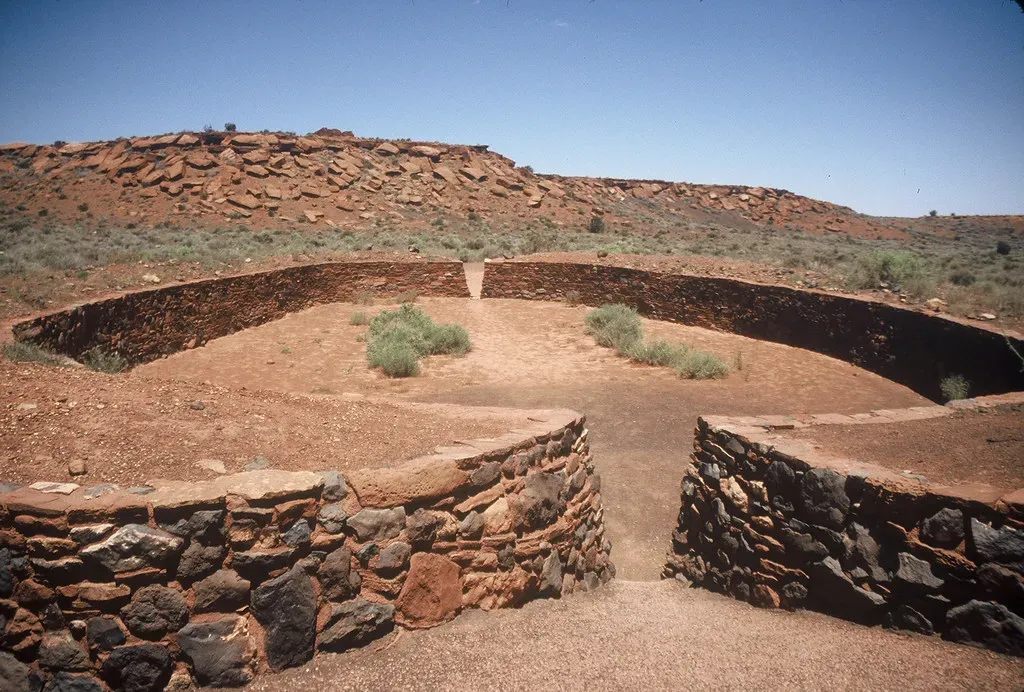 Gypsum Overlook: The Oldest Known Structures in the Entire Southwest (Jon Gudorf Photography, Flickr, CC BY-SA 2.0)