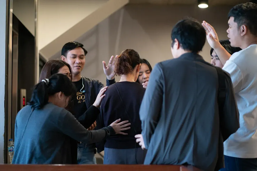 They Build Strong Social Support Networks (Image Credits: Unsplash)