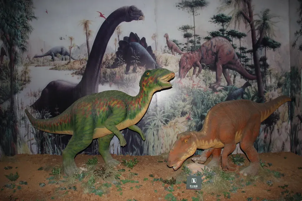 3. Dinosaurs Displayed as Lonely Reptiles, Not Part of Lively Ecosystems (Image Credits: Flickr)
