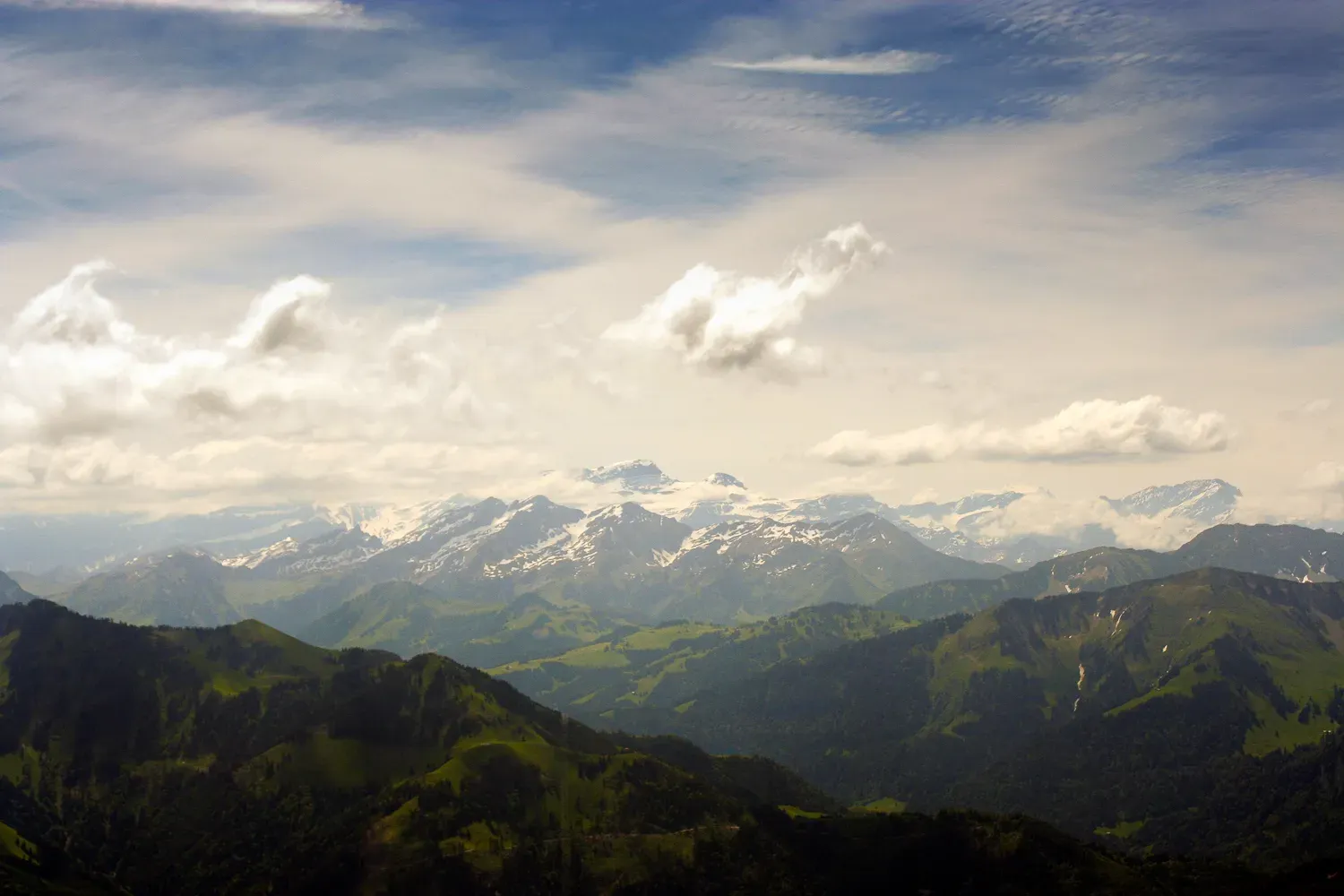 Jura Mountains, Switzerland: Where Thousands of Footprints Line an Ancient Ridge (By Scott Wylie from UK, CC BY 2.0)