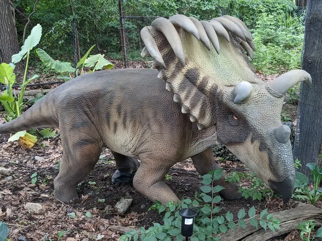 Where It Lived: A Decorated Dinosaur in a Divided Continent (edenpictures, Flickr, CC BY 2.0)