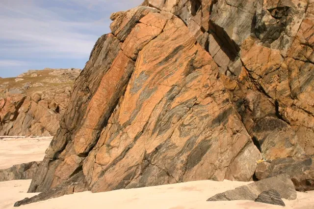 Rock That Remembers a Younger Earth (From geograph.org.uk, CC BY-SA 2.0)