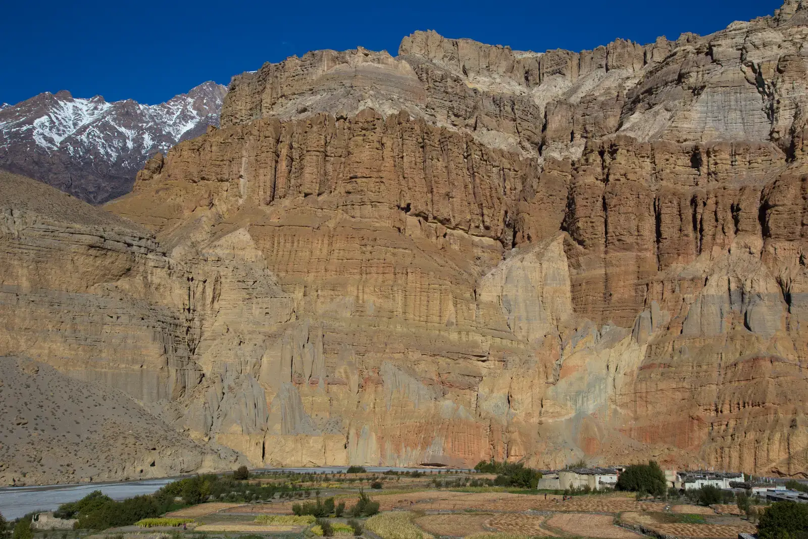 3. Life in the Cliffs Was About Farming as Much as Architecture (By Jmhullot, CC BY 3.0)