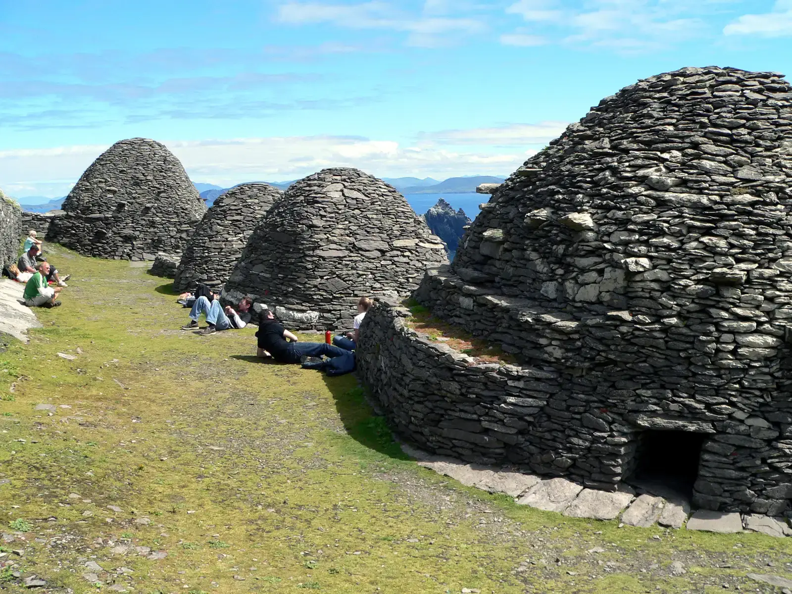 Skellig Michael: Monks on a Storm-Whipped Rock in the Atlantic (By 32cnamart, CC BY-SA 4.0)