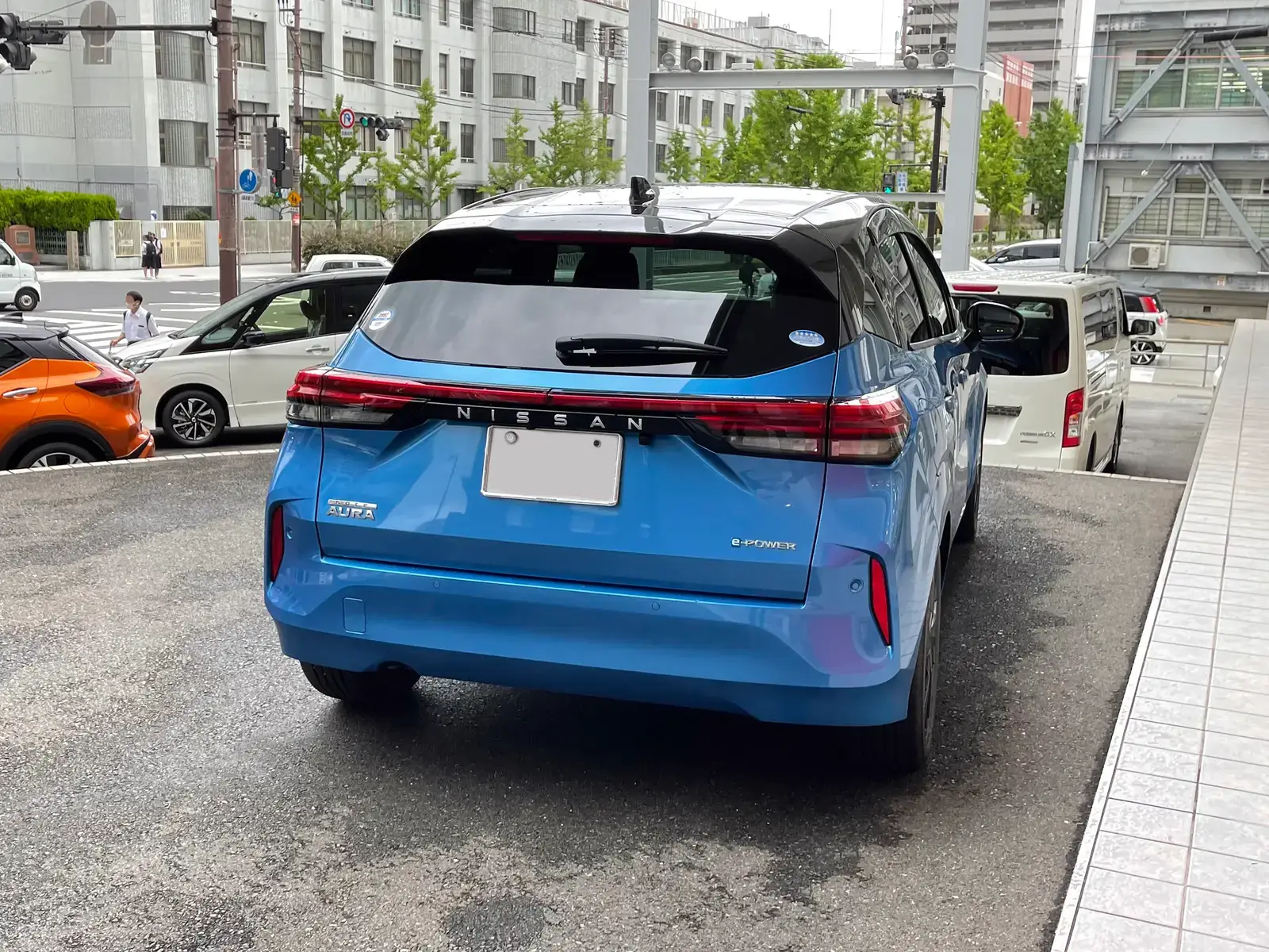 December: Brittany Blue and Regal Power (Image Credits: Wikimedia)