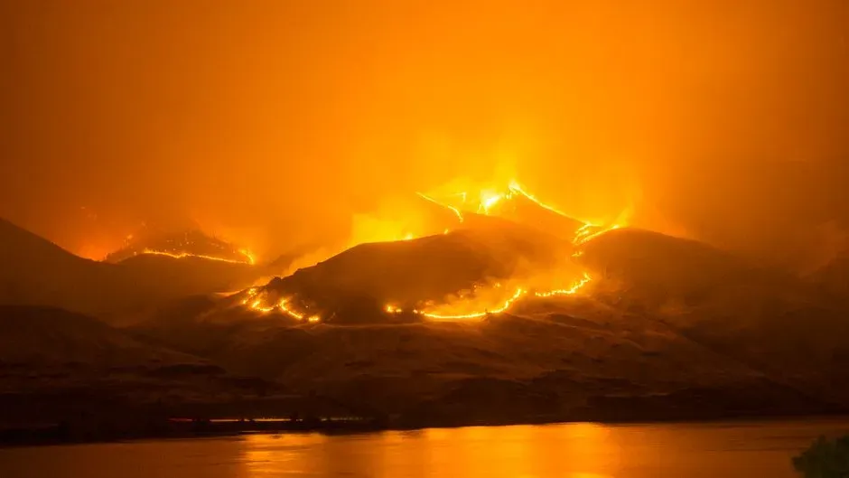 Sky on Fire: Ejecta, Reentry, and Global Burning (Image Credits: Pexels)