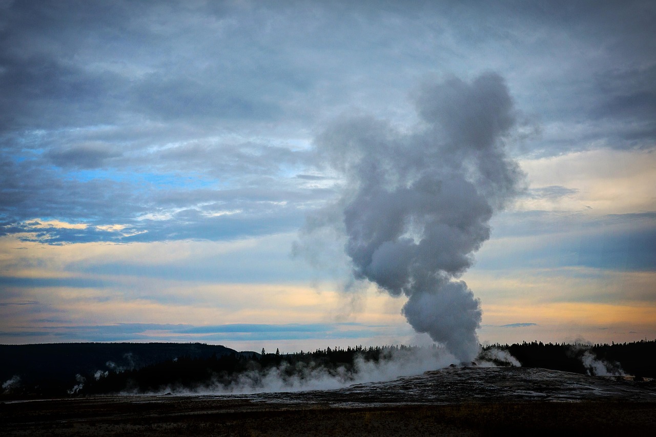 Yellowstone's Three Catastrophic Chapters (Image Credits: Pixabay)