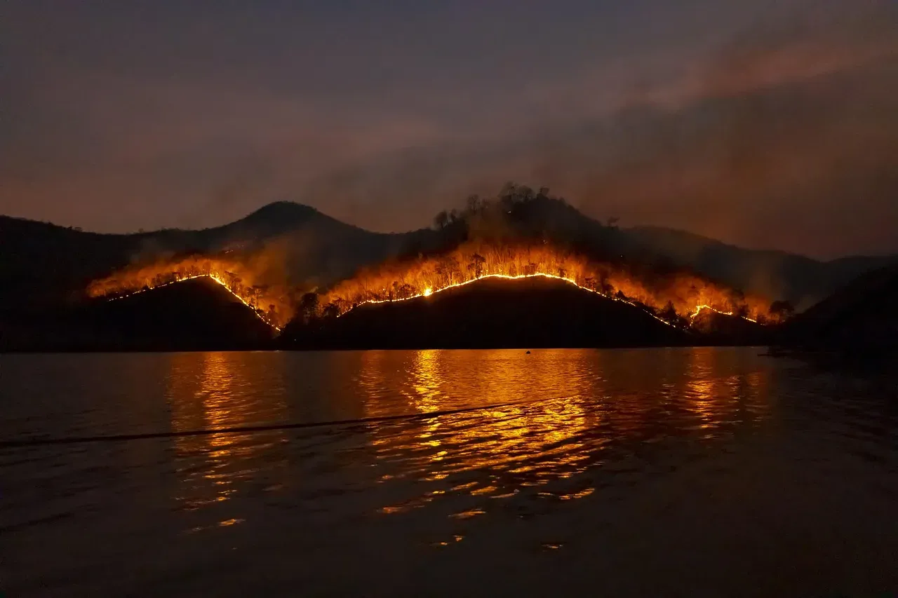 #6 - Wildfires and Drought Cycles That Reshaped the Grasslands (Image Credits: Pixabay)