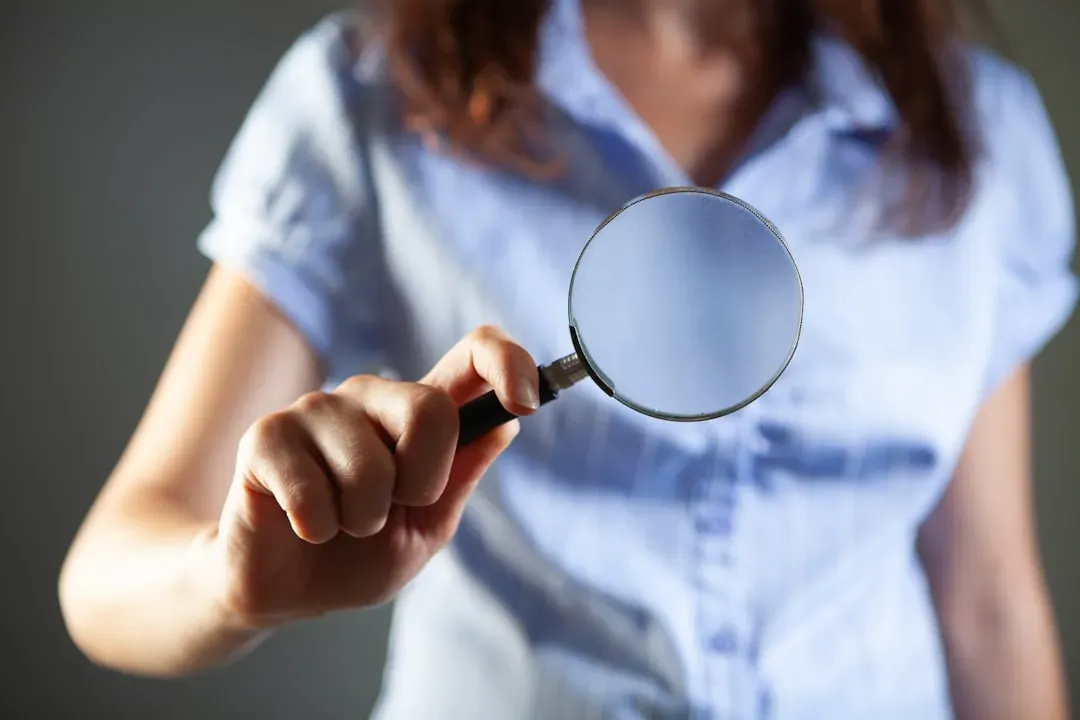 8. You Turn Everyday Moments Into Mini Investigations (Image Credits: Unsplash)