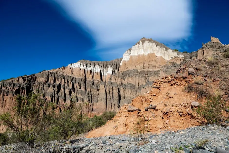 Erosion: The Slow Demolition Crew That Never Sleeps (Image Credits: Pexels)