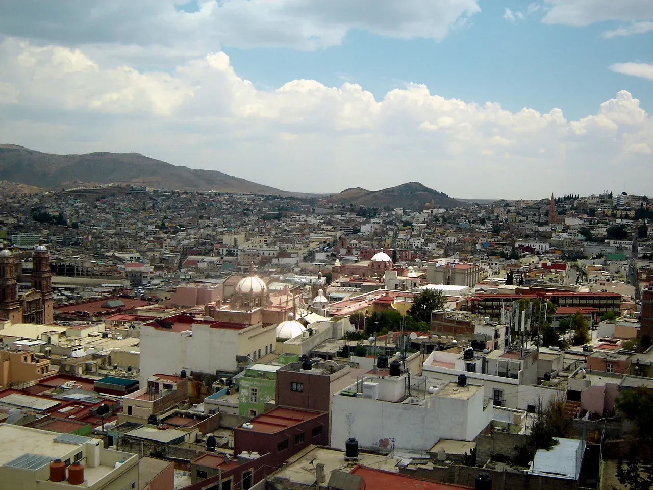 Mexico City Floating on an Ancient Lakebed (By Chanilim714, CC BY-SA 3.0)