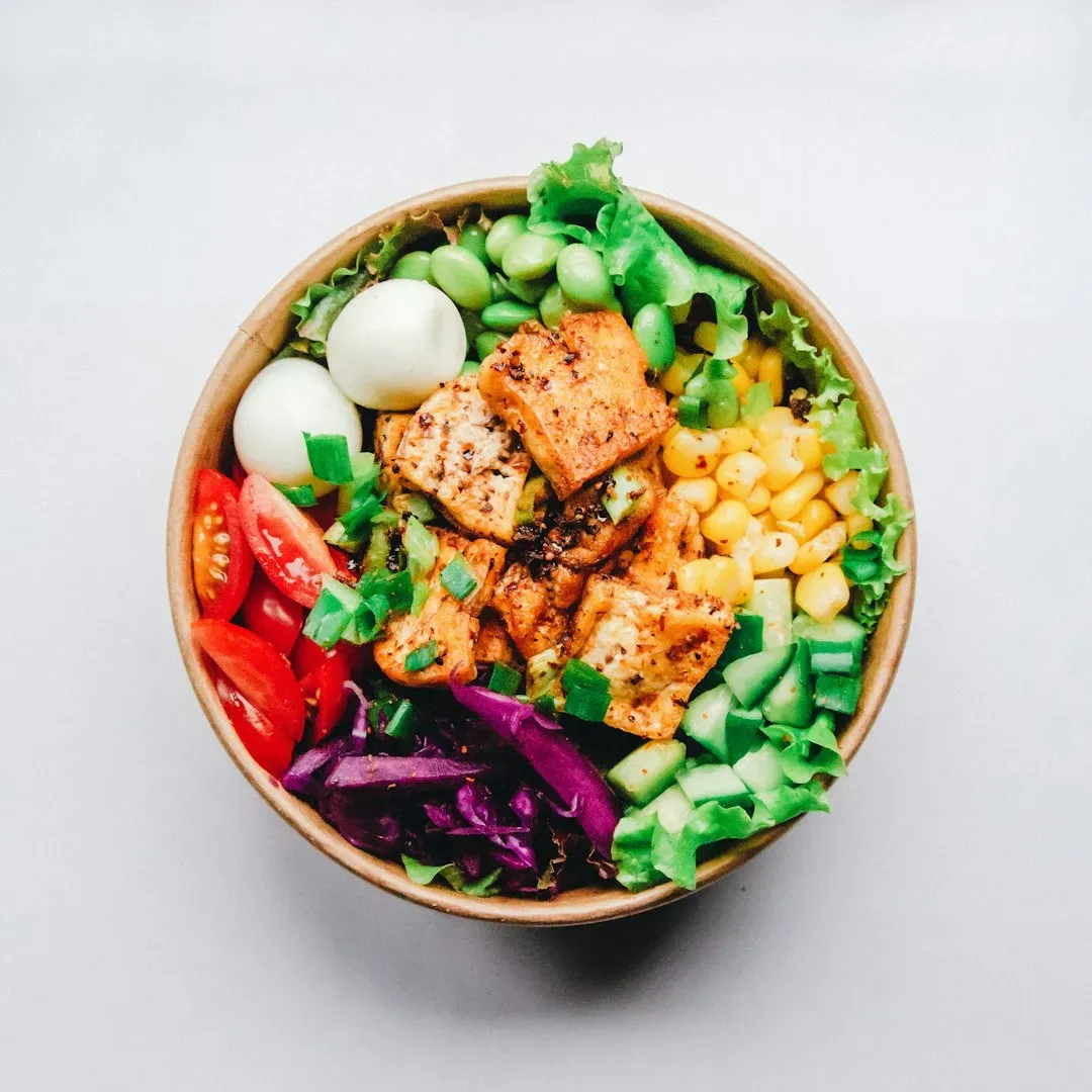 4. Eating Real Food Instead Of Hyper-Engineered Snacks (Image Credits: Unsplash)