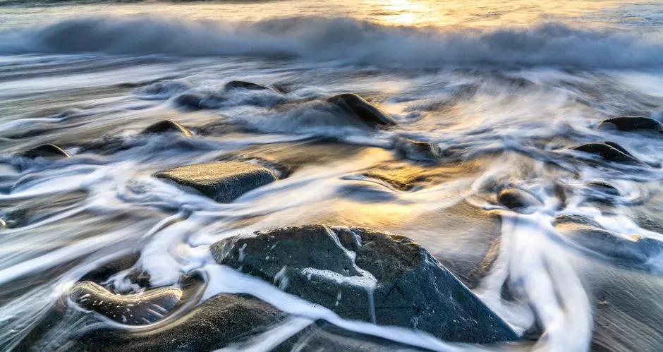 Tidal Friction: The Invisible Brake on Earth’s Spin (Image Credits: Pexels)