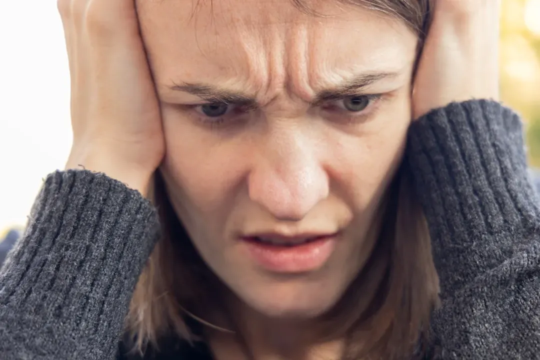 Why Your Brain Treats Embarrassment Like a Life-or-Death Threat (Image Credits: Unsplash)