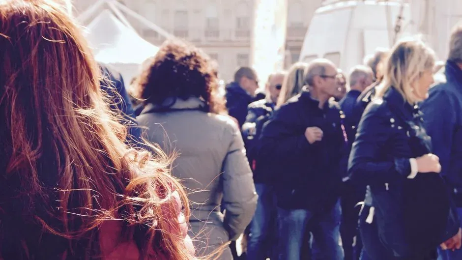 Introvert, Extrovert, or Just Human? It’s Not Always a Personality Problem (Image Credits: Pexels)