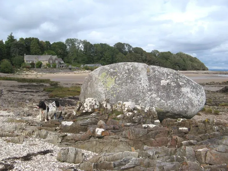 #7 Glacial Erratics: Giant Boulders That Clearly Do Not Belong (Geograph Britain and Ireland, CC BY-SA 2.0)