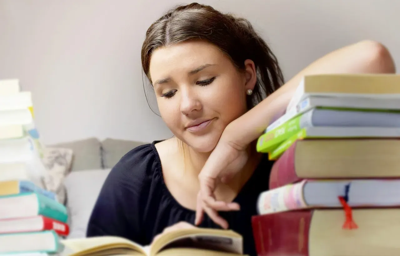 You're Struggling to Concentrate (Image Credits: Pixabay)