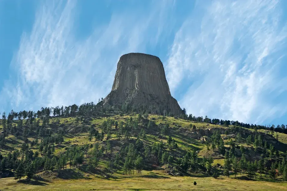 7. Devils Tower, Wyoming: A Volcanic Monolith That Defies Easy Explanation (Image Credits: Pexels)