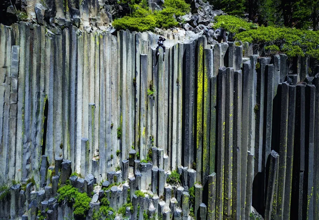 Devils Postpile: California's Hexagonal Mystery (Image Credits: Unsplash)