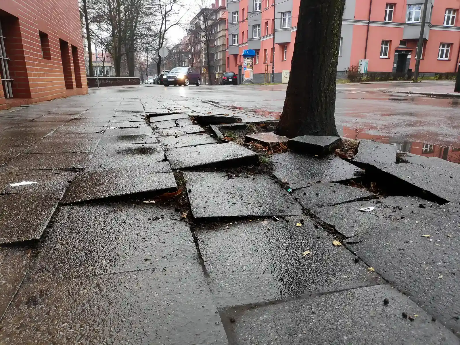 #5 Chemical Reactions and Concrete Weathering You Never See (By Marek Ślusarczyk (Tupungato) Photo portfolio, CC BY 3.0)