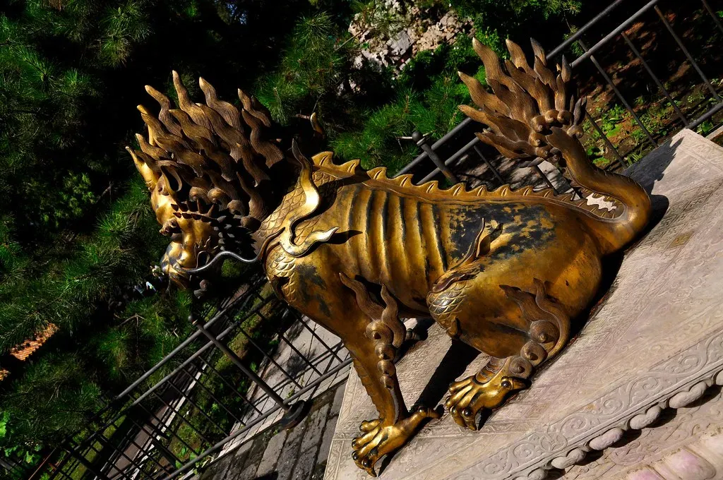 #3 - The "Royal Lion-Dragon" of Court Collections (Jrwooley6, Flickr, CC BY-SA 2.0)
