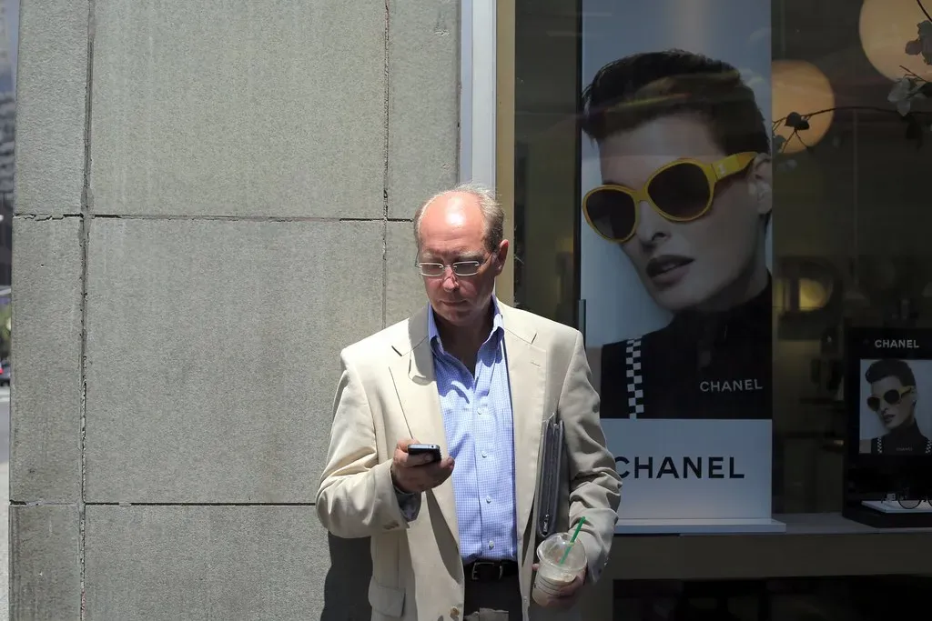 Notice How Arms and Posture Telegraph Inner States (Image Credits: Flickr)