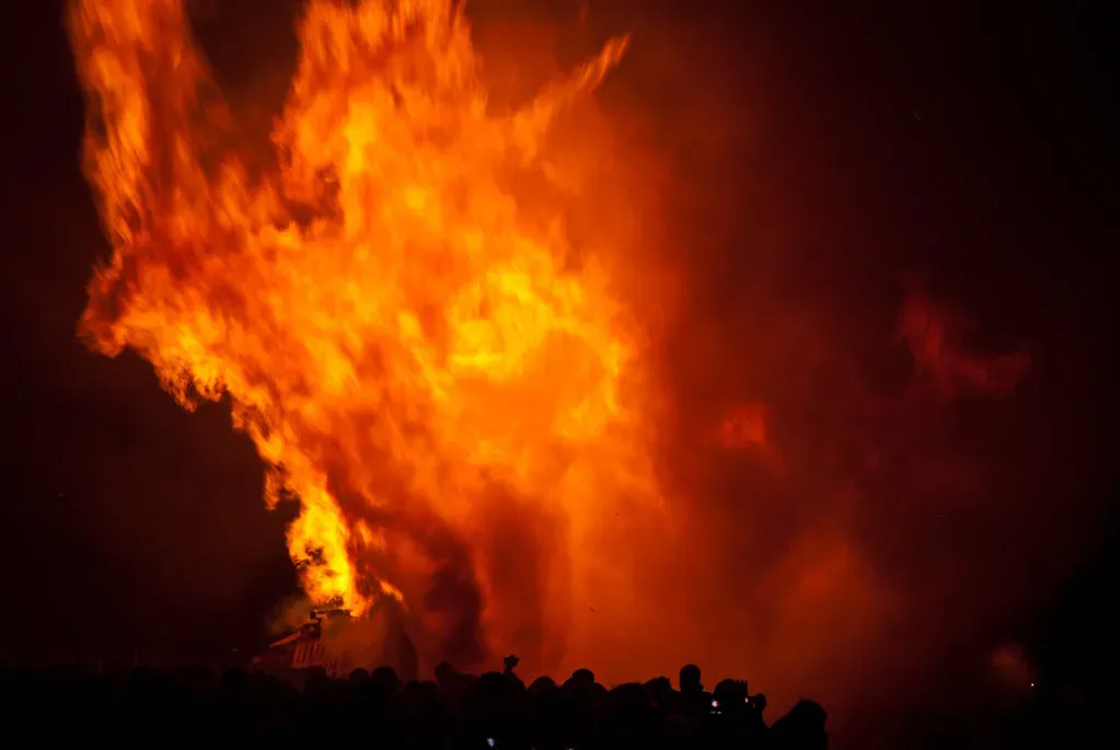 3. What if fire had never been mastered? (Jaffa The Cake, Flickr, CC BY 2.0)