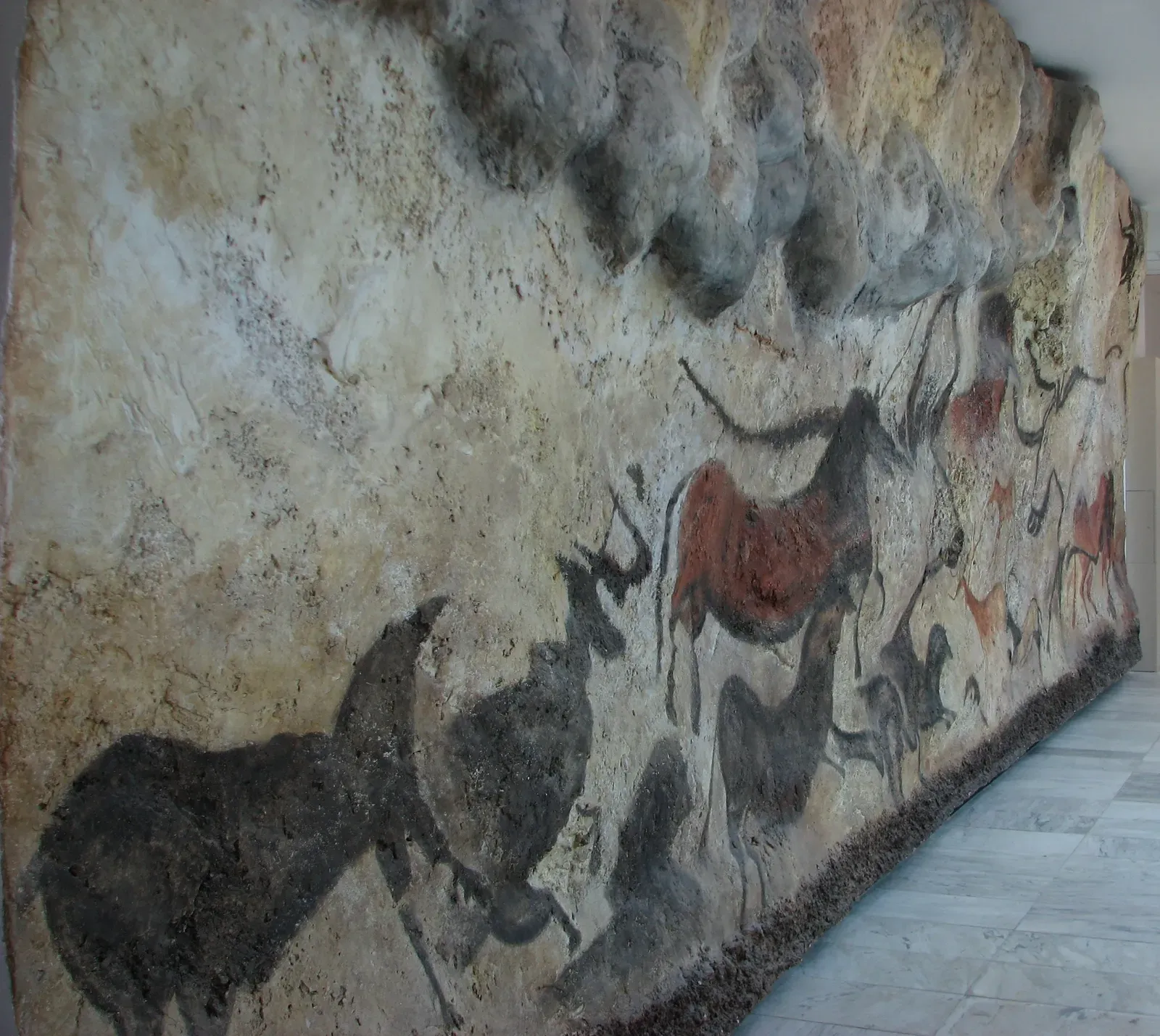 A Cathedral of Animals Deep Underground (Self-photographed, Public domain)