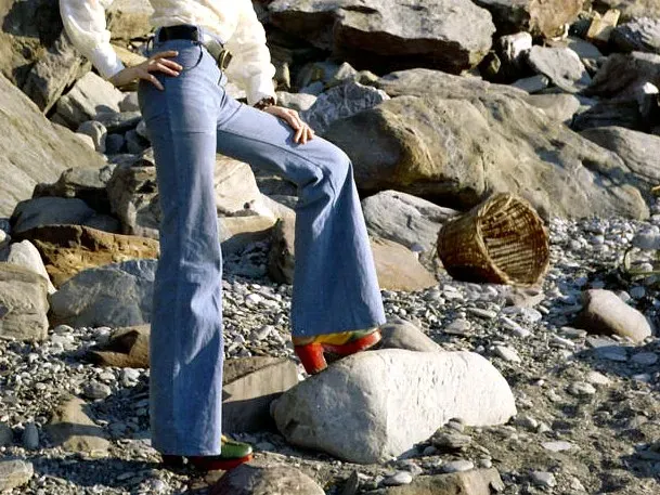 Flared Trousers Making a Confusing Comeback (Image Credits: Wikimedia)