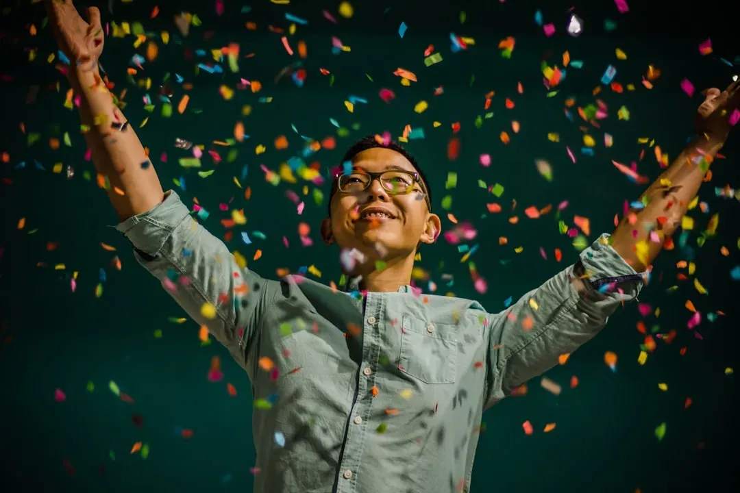 Learning to Celebrate Without Feeling Like You’re Bragging (Image Credits: Unsplash)