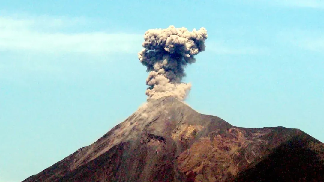 Earthquakes and Volcanoes: The Violent Expressions (Image Credits: Unsplash)