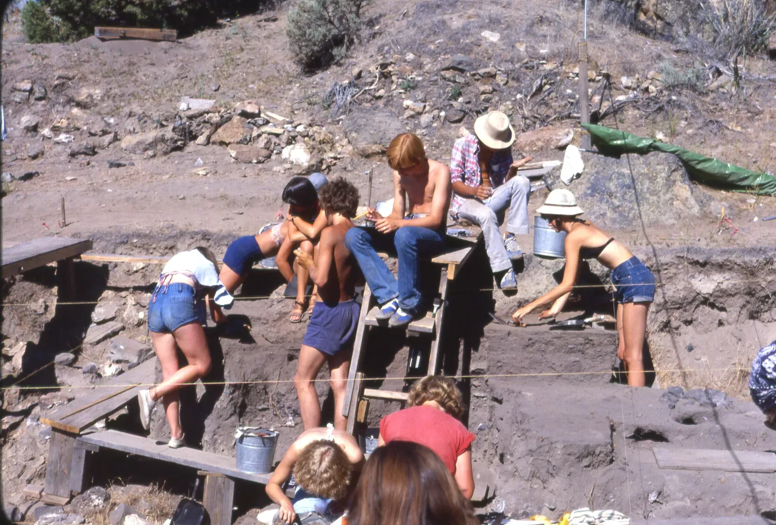 Conclusion: Why Science Needs Discoveries That Make Us Uncomfortable (Archaeological excavations at a prehistoric American Indian site in north-central Oregon (USA) 1977, CC BY-SA 2.0)