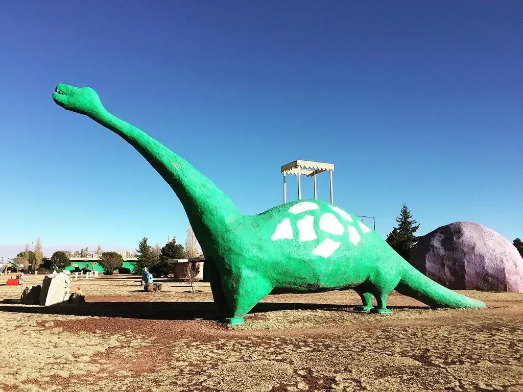 1. Humans and dinosaurs living side by side (RadioTripPictures, Flickr, CC BY 2.0)