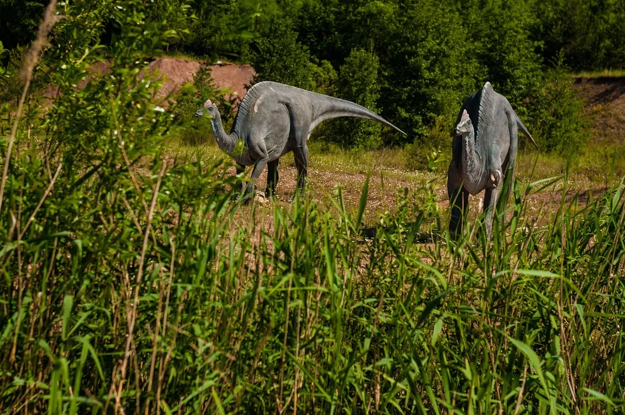Urban Hadrosaurs: Duck‑Billed Dinosaurs Beneath City Streets (Image Credits: Pixabay)