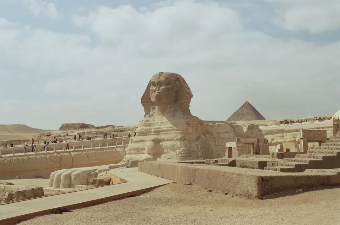 3. The Sphinx Enclosure Acting Like a Natural Rain Collector (Image Credits: Unsplash)