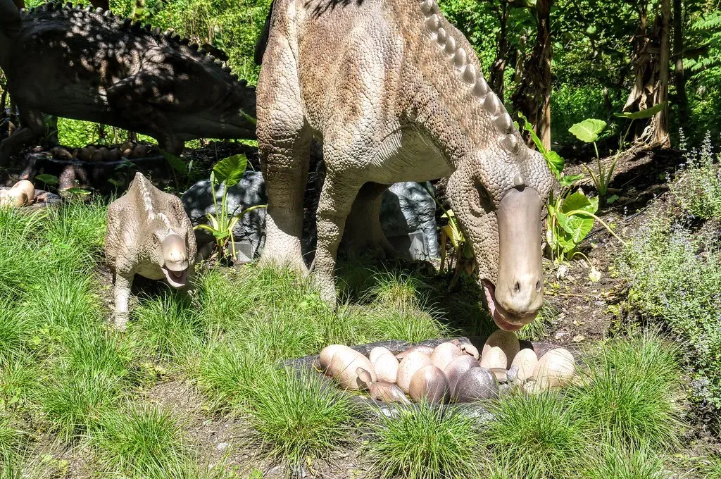 Maiasaura: The Good Mother Lizard That Revolutionized Our Understanding (Image Credits: Flickr)