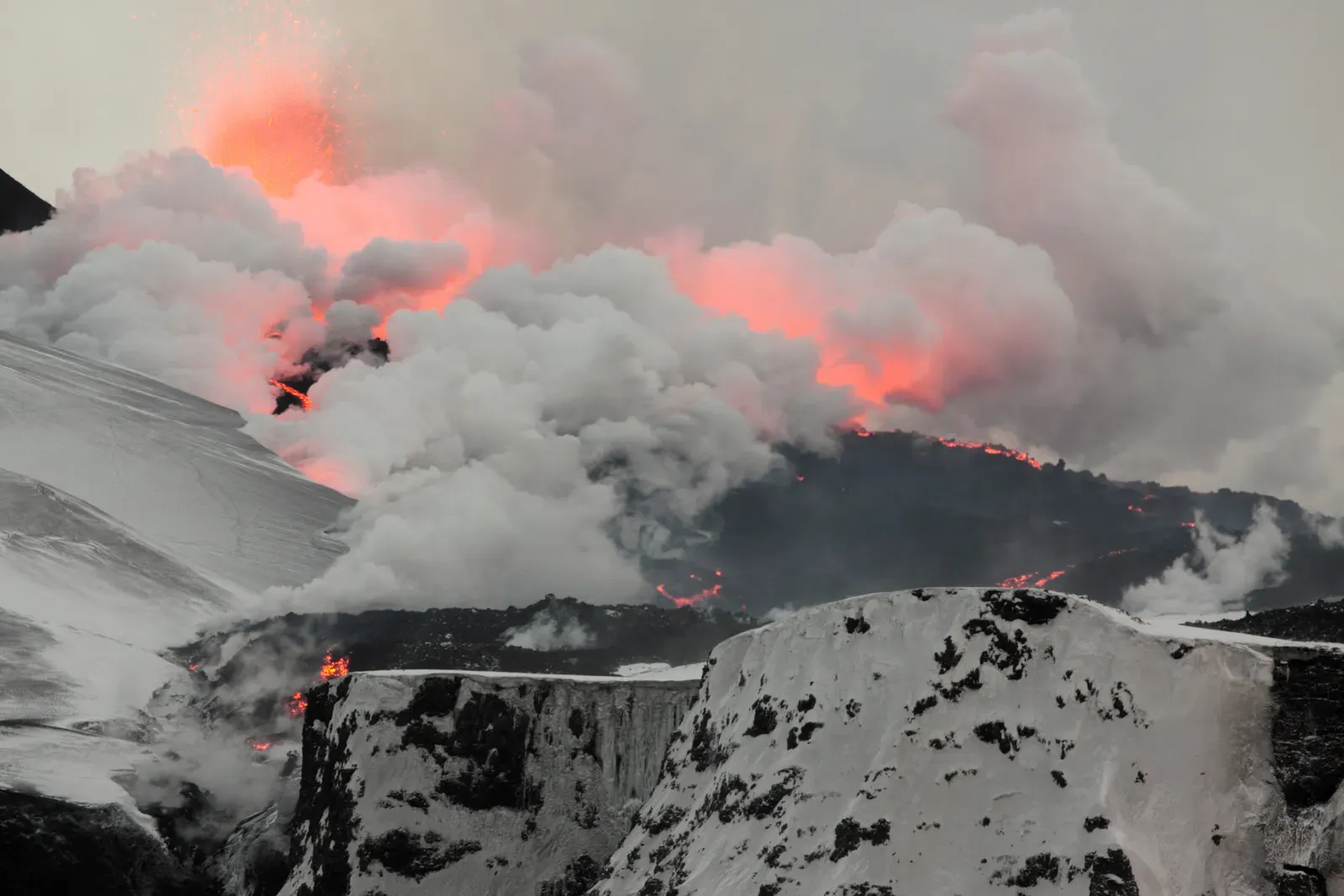 Climate Whiplash: From Greenhouse Heat to Impact Winter (By Boaworm, CC BY 3.0)