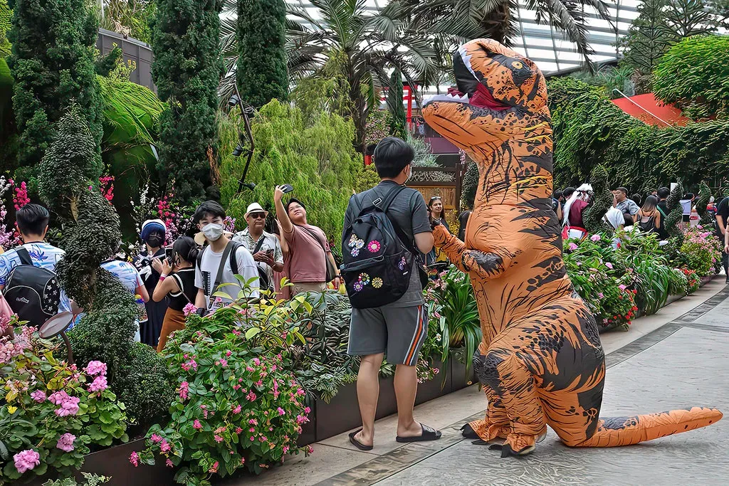 Why the Inflatable Costume Accidentally Gets One Thing Right (chooyutshing, Flickr, CC BY 2.0)