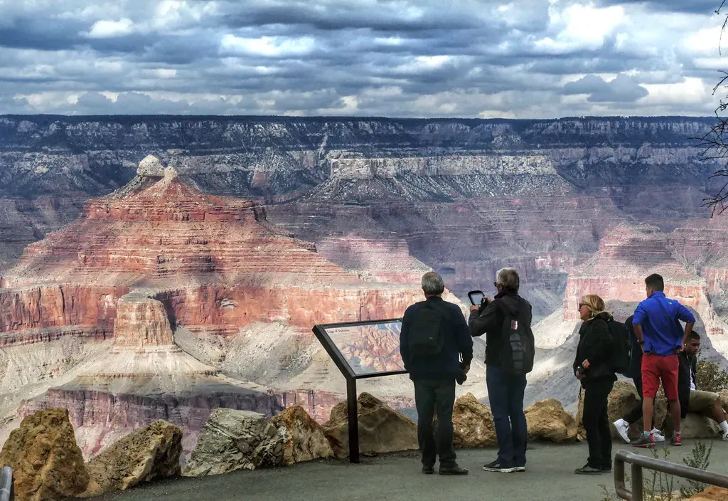 The Canyon as a Time Machine You Can Walk Through (Image Credits: Flickr)