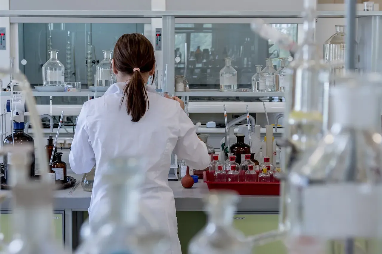 #1 - A Nobel Laureate Retracted His Own Origin-of-Life Paper (Image Credits: Pixabay)