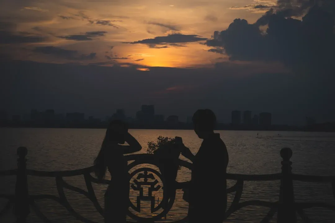 Identifying Your Emotional Needs And Relationship Patterns (Image Credits: Unsplash)