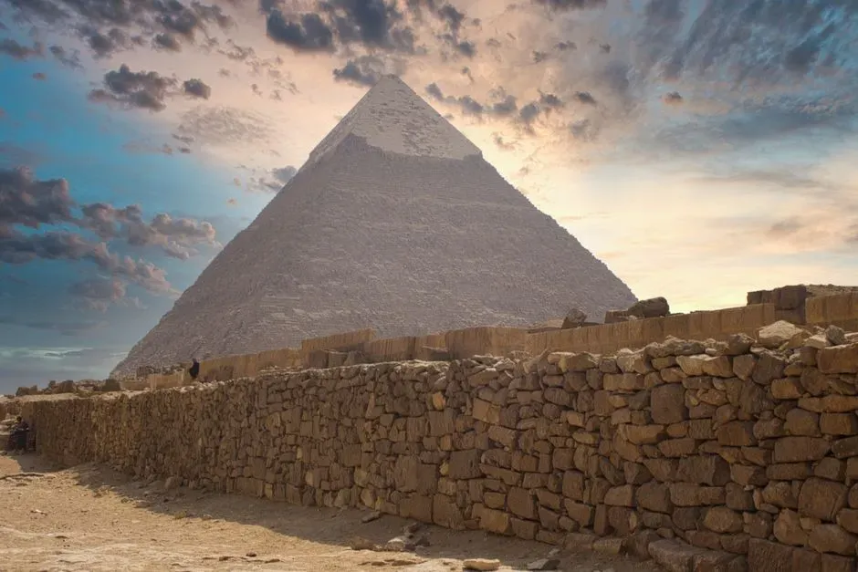 #13 - The Great Pyramid's Roof Slabs Sit 80 Tons Above Nothing (Image Credits: Pexels)