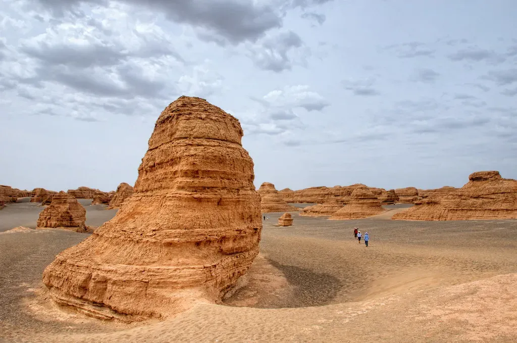 #6 - Yardangs Are Streamlined by Decades of Steady Airflow (lwtt93, Flickr, CC BY 2.0)