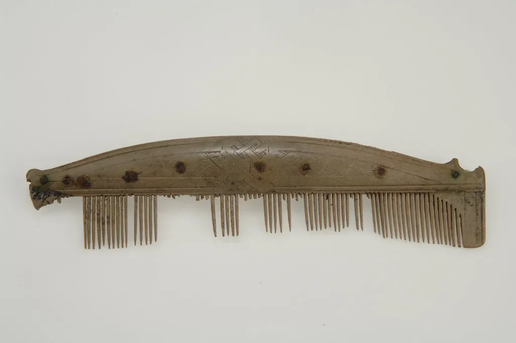 #9 - The Antler "Combs" That Never Combed a Single Hair (The Swedish History Museum, Stockholm, Flickr, CC BY 2.0)