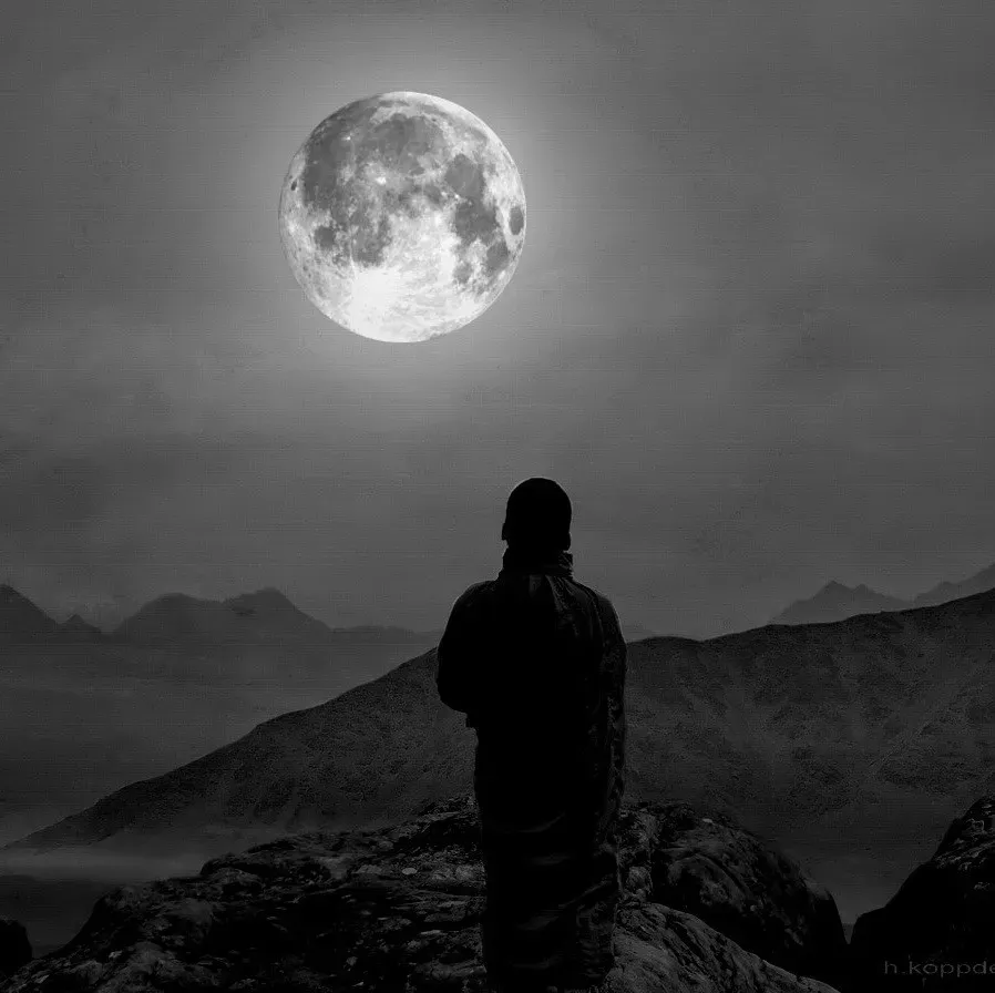 The Full Moon Brings Emotional Intensity (Image Credits: Flickr)
