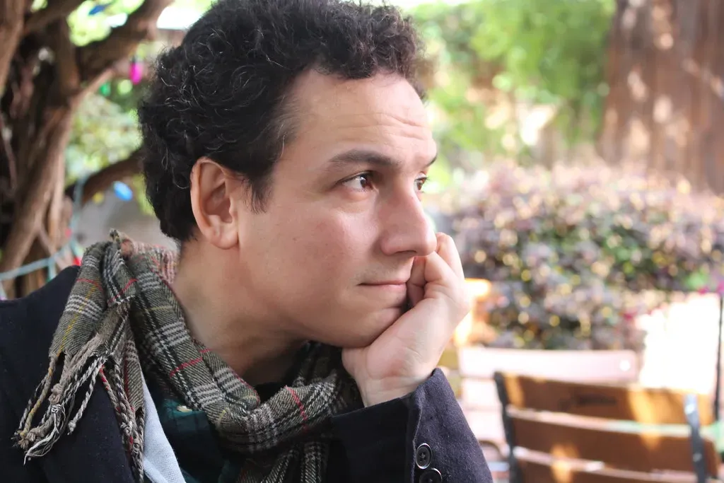 What Pausing Looks Like in Real Life Situations (Image Credits: Flickr)