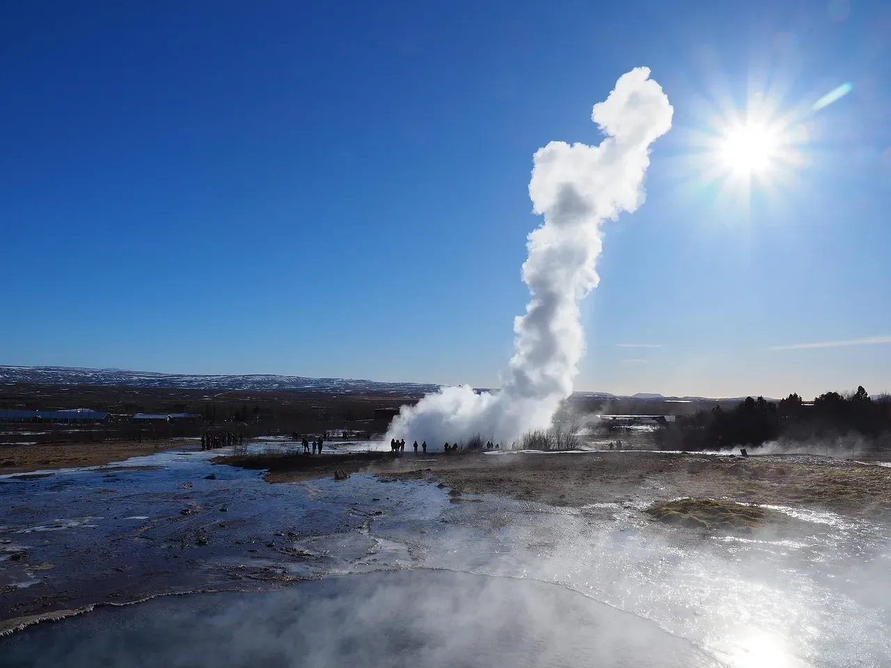 The Living Surface: Geysers, Hot Springs, and Hydrothermal Wonders (Image Credits: Pixabay)